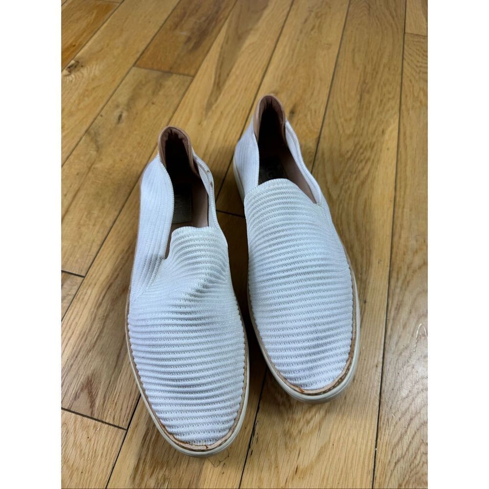 Ugg Womens White Canvas Shoes Size 8.5